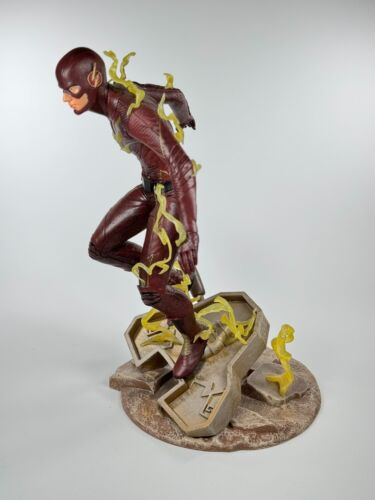 Diamond Gallery The Flash CW 9" PVC Diorama Statue - Picture 4 of 6
