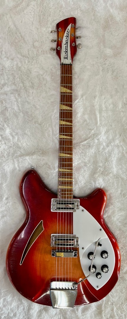 Beautiful 1967 Rickenbacker 365 Electric Guitar in Fireglo with Original case 