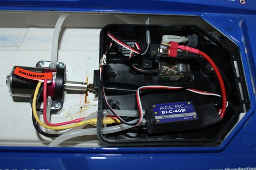 Thunder Tiger Desperado Jr OBL RC Boat Blue Catamaran w Radio - Picture 3 of 6