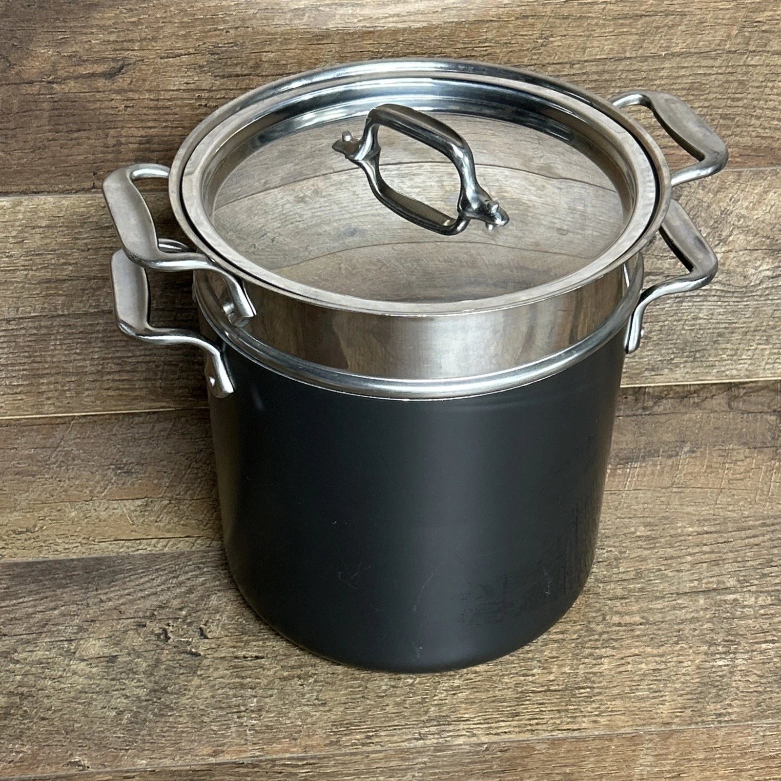 All-Clad LTD 6 Quart Stockpot w/ Stainless Steel Steamer Basket Insert w/Lid
Opens in a new window o