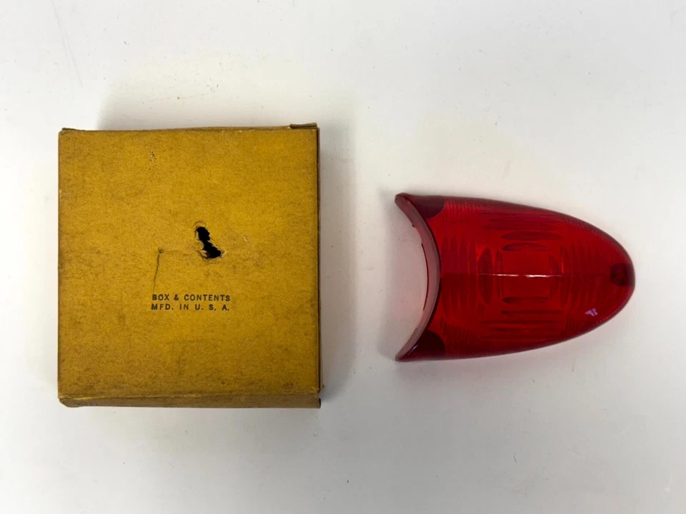 Lente de lámpara de luz trasera Plymouth Savoy Belvedere Plaza 1954 1546438 nuevo en stock Foto 3 de 4