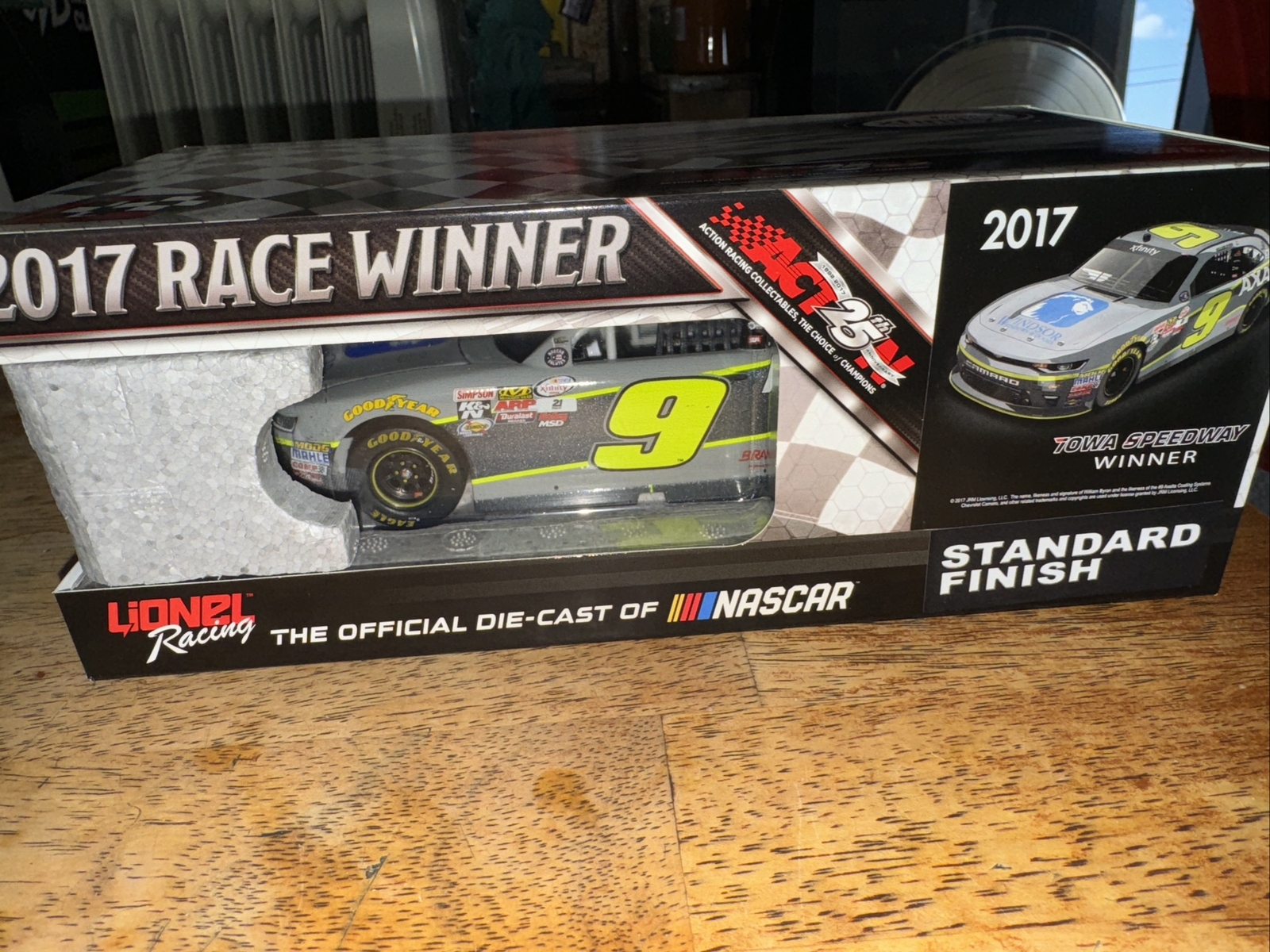 2017 William Byron #9 Iowa Race Win Axalta Signed 1/24 Diecast