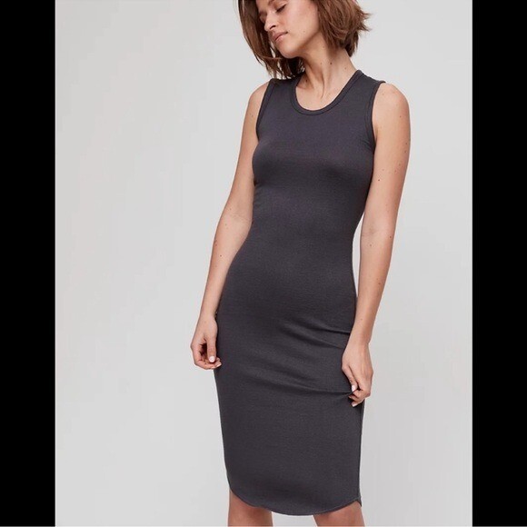 Aritzia Wilfred Free Bruni Black Midi Dress Sleeveless Bodycon Stretch size XXS Aritzia Wilfred Free Bruni Black Midi Dress Sleeveless Bodycon Stretch size XXS