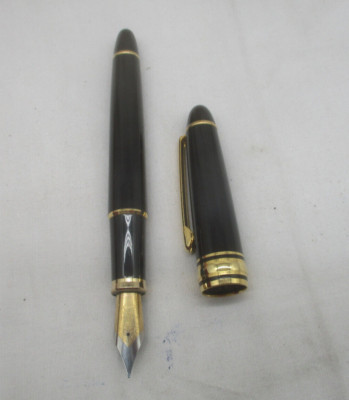 9009 Füllfederhalter – Mit Goldenem Clip, Feiner Feder, Schwarz, Für Glattes Schreiben, Inkl. Geschenkbox