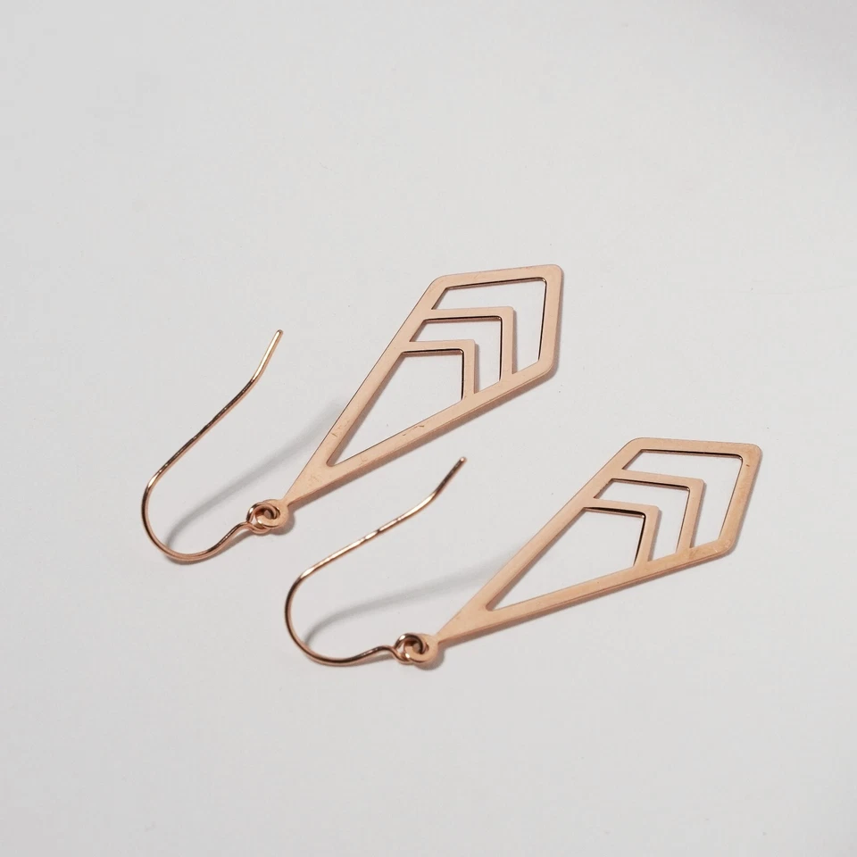 Brincos pendentes de ouro rosa 10 quilates estilo art déco em forma de pipa gancho gota - Imagem 3 de 4