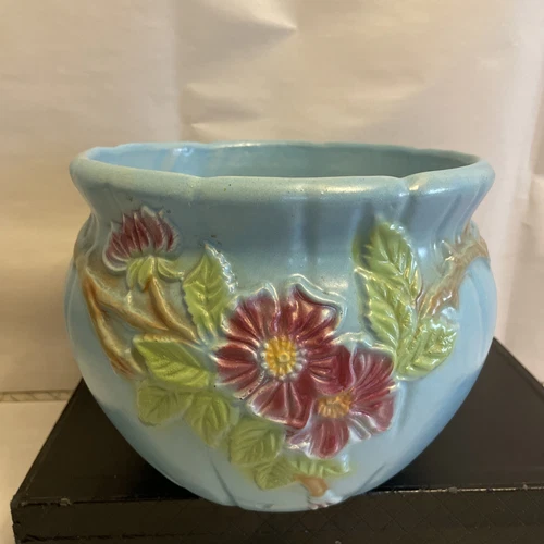 Roseville, Ohio, Pastel Painted Floral Design No 421