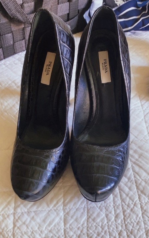 PRADA Black Croc Embossed Leather Stiletto Pump Round Toe Slip On US 8