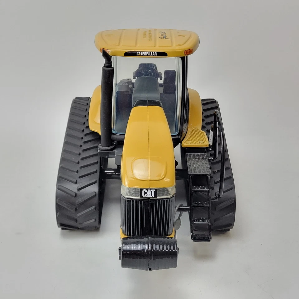 ERTL Agco CAT Challenger MT765 Tractor Signature Edition 2003 1/16 Scale - Image 4 of 4