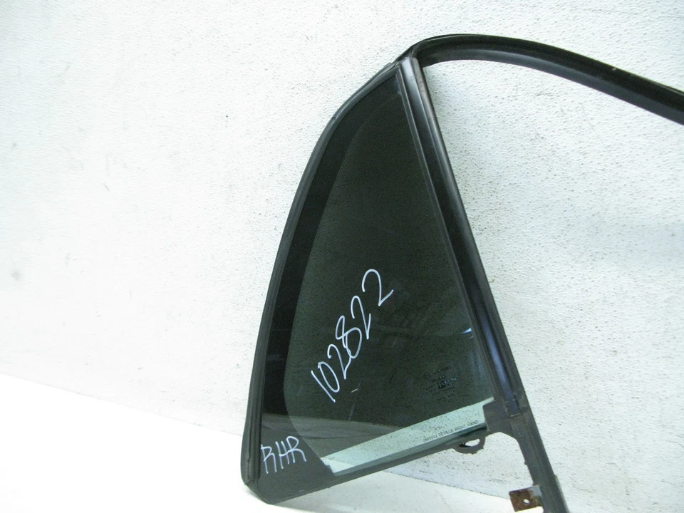 06-11 CADILLAC DTS PASAJERO DERECHO PUERTA TRASERA CUARTO VENTILACIÓN VENTANA CRISTAL Foto 2 de 4