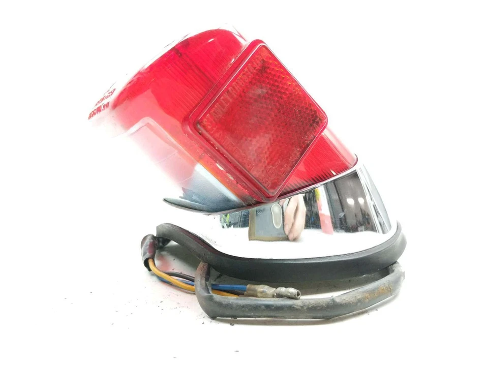 02 Yamaha XV250 Virago 250 Luz trasera Luz de freno trasera Lámpara Lente IATPE331 Foto 3 de 4