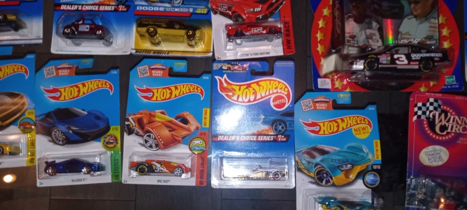 🔥 Lote de 23 artículos de Hot Wheels + coleccionables de NASCAR de Dale Earnhardt | Disney Pixar, Foto 3 de 4