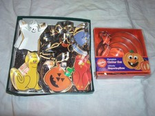 WILTON 4 PUMPKIN CUTTER SET + FOX RUN 7 METAL HALLOWEEN COOKIE CUTTERS IN BOX