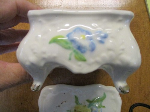 Antique Ladies Catch All Ceramic Box 3 3/4" Tall x 4" Wide x 6" Long Beautiful! - Picture 8 of 14