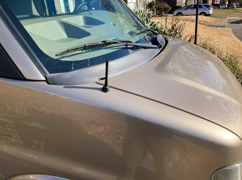 Mástil de antena de aluminio negro corto de 4" radio AM/FM para Chevrolet Express 1996-2025 Foto 3 de 4