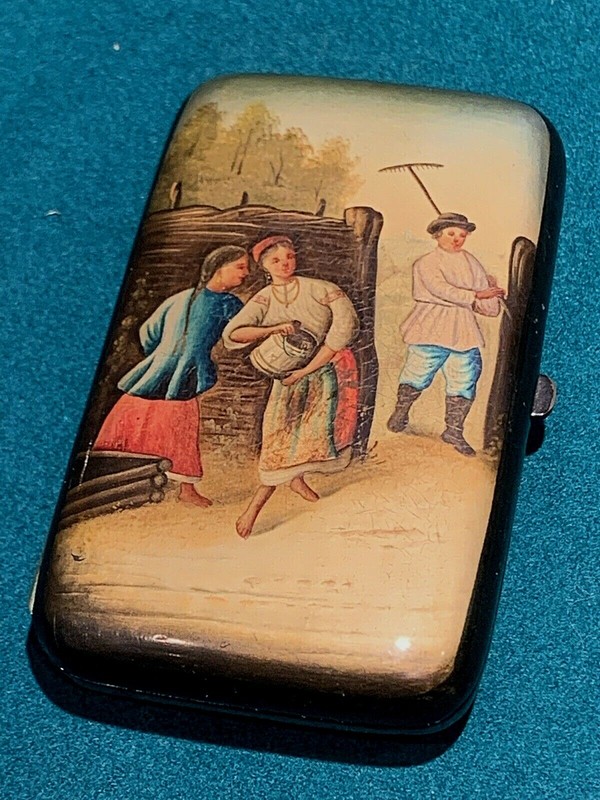 ANTIQUE RUSSIAN HAND PAINTED LACQURE  SIGARETTE CASE