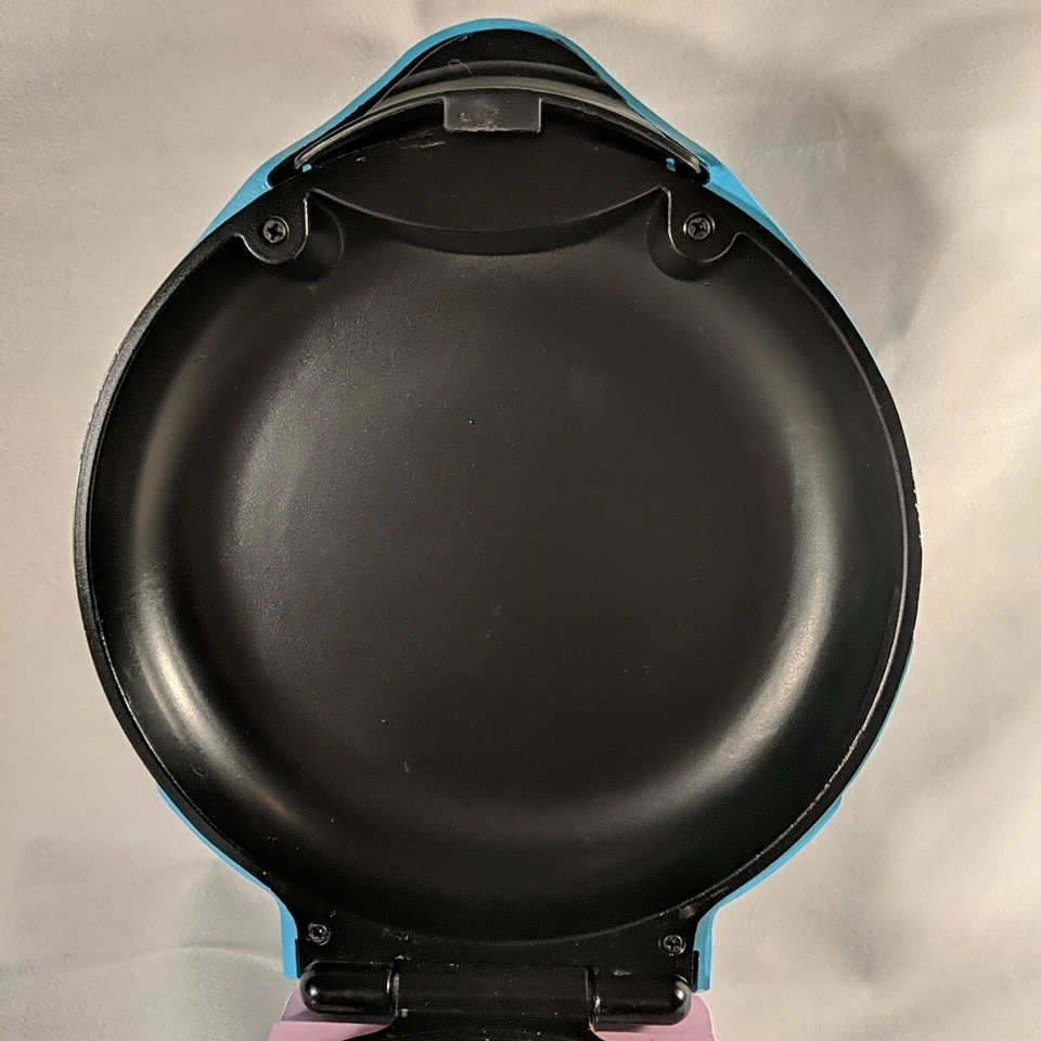 Nostalgia Electrics Cupcake Bakery Model CKM100 - Image 4 of 4