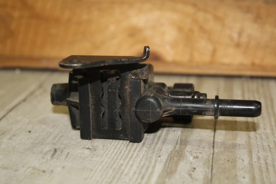 Válvula interruptor de control de solenoide de purga de bote Chevrolet Venture 00-05 OEM Foto 3 de 3