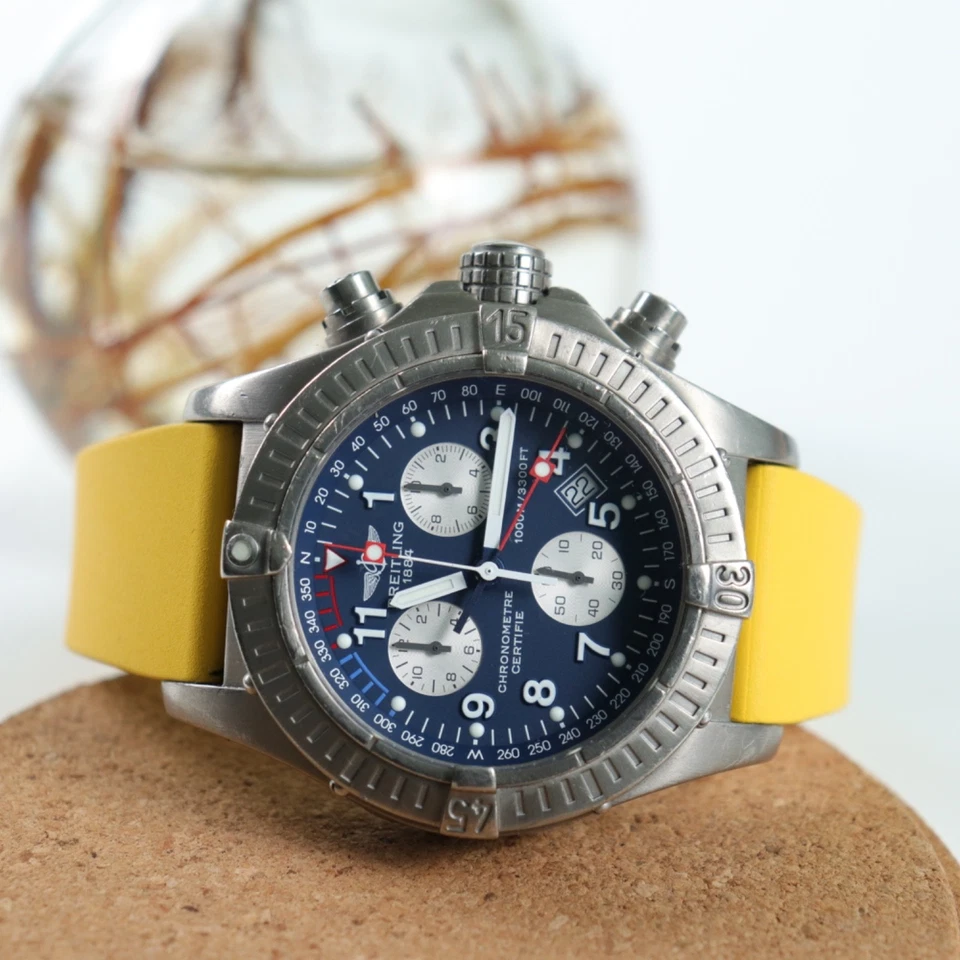 Breitling Chrono Avenger M1 | Titanium | Box & Papers | 44mm | Ref. E73360 - Image 2 of 4