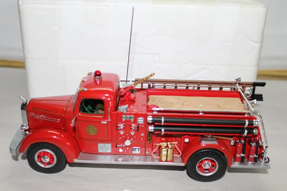 FIRST GEAR Mack L Model Pumper Bethpage, New York Fire Department Engine - Image 2 of 4
