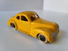 Dinky Toy Pre war Studebaker No 39F - smooth hubs/lacquered baseplate