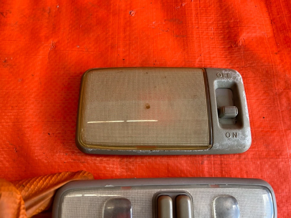 94-01 ACURA INTEGRA - SOLO 2 PUERTAS - LÁMPARA DE LUZ DE LECTURA DE MAPAS DOMO TRASERO DELANTERO - OEM Foto 4 de 4