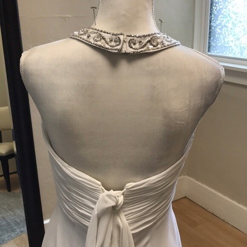 NWT $399 David's Bridal Galina Size 6 Ivory Beaded Halter Wedding Dress Y8977 - Picture 5 of 22