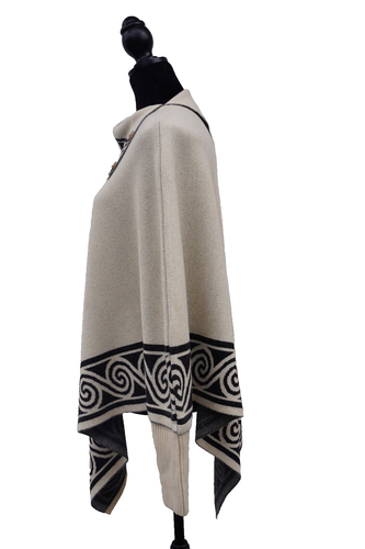 "Alpaca wool poncho, soft, warm, with sleeves, lightweight, hypoallergenic." - Picture 4 of 7
