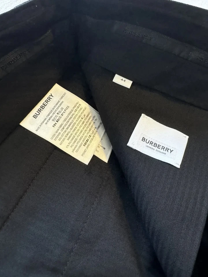 with tags Burberry - Black Technical Cotton Tailored Pleated Shorts - Image 4 of 4