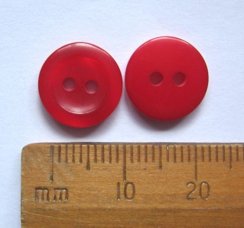 10 x Rich Red Buttons 11mm round plastic knitting sewing card making 2 holes - Picture 3 of 5