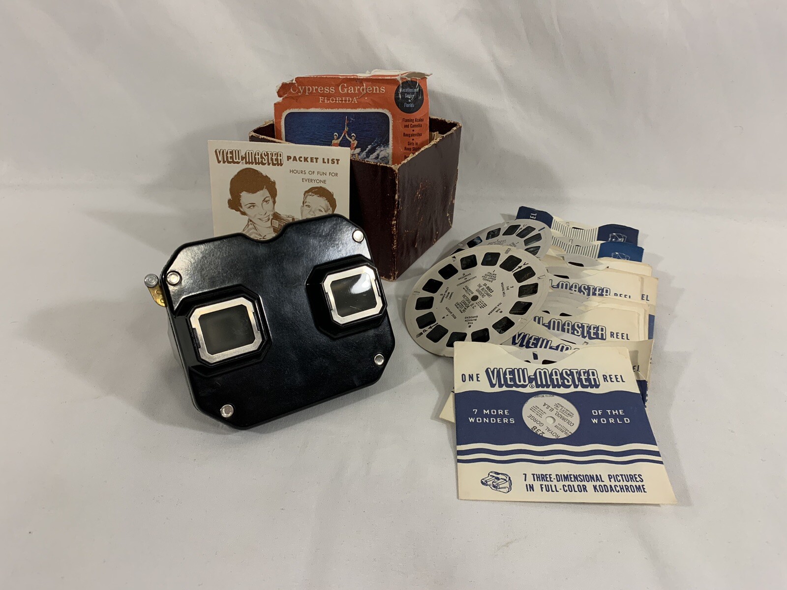 Vintage Sawyers Bakelite View-Master With 17 Reels/15 Sleeves Box & Insert GUC