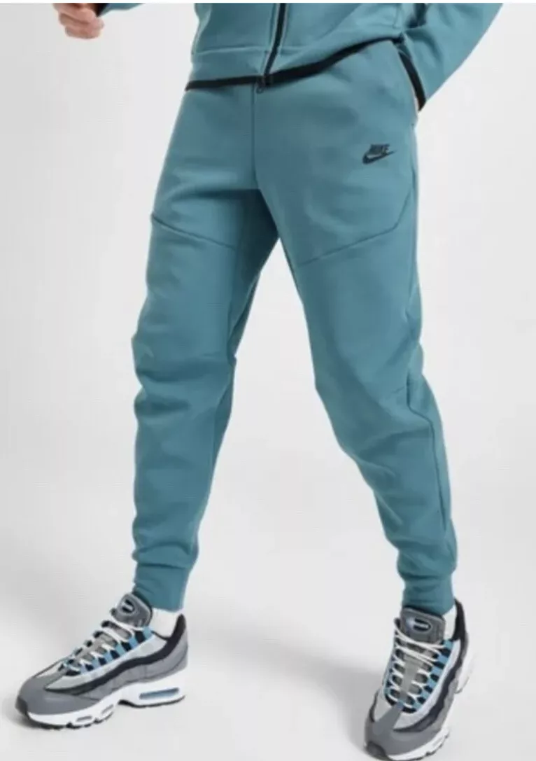 Nike tech deals tapered pants