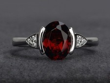 925 Sterling Silver Red Garnet Oval Cut Gemstone Art Deco Women Ring Duty Free