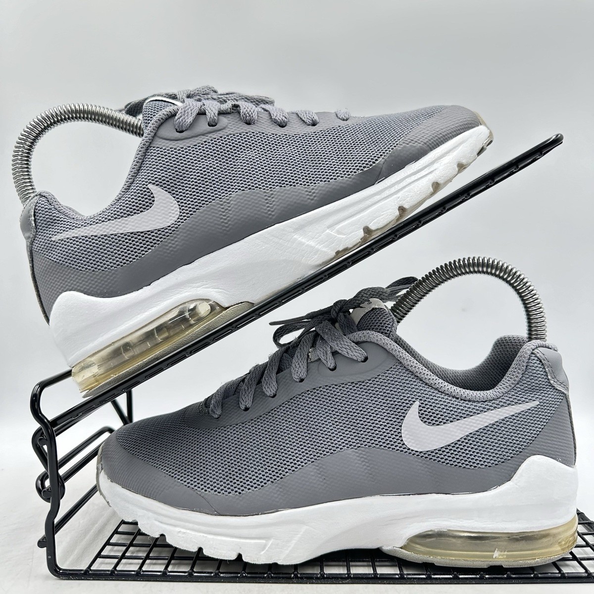 nike air max invigor womens grey