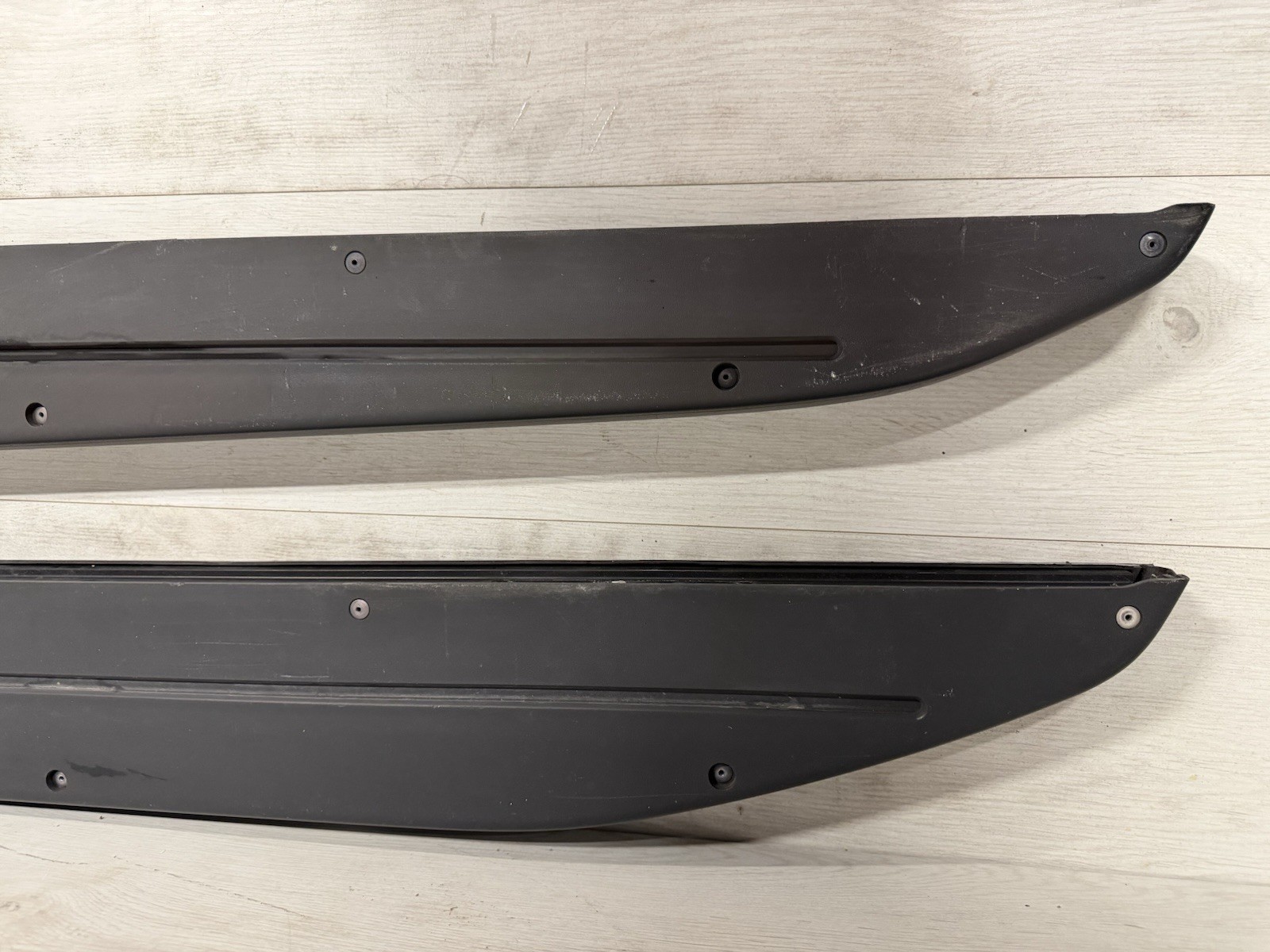 Bentley Bentayga Left, right Running boards Pair