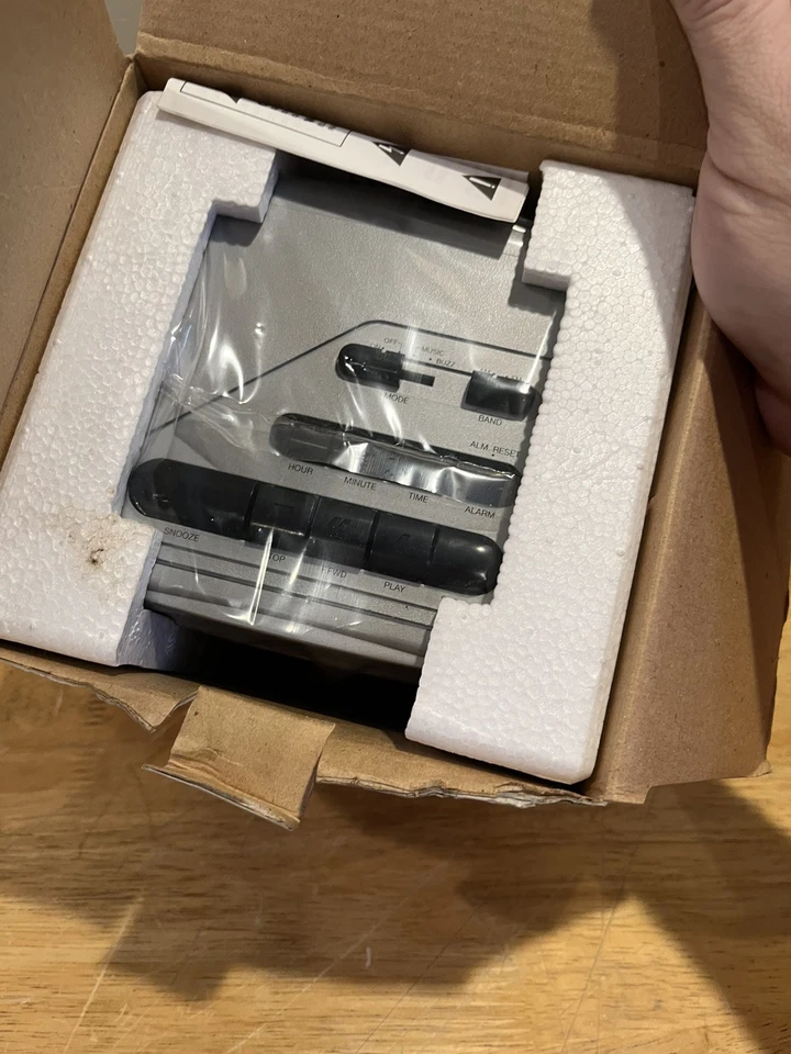 Timex Clock Radio Cassette Player T383S Am/fm Alarm NOS Vintage - Image 4 of 4