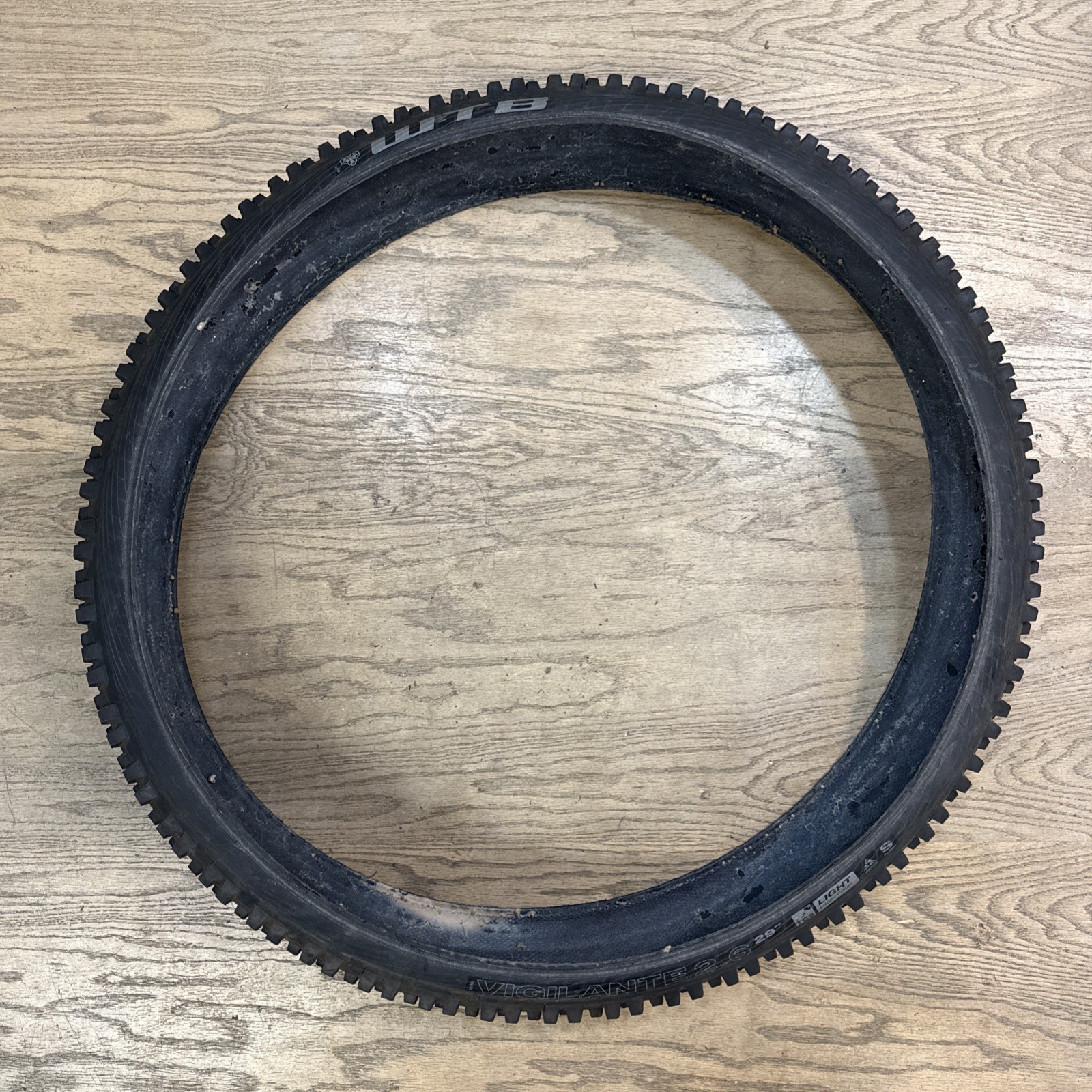 Tire Black Light High Grip