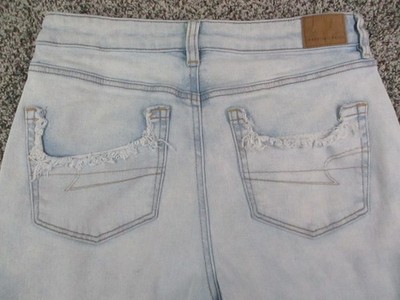 American Eagle Jeans Womens 6 Light Wash Blue Mom Jean Distressed Stretch 28x28