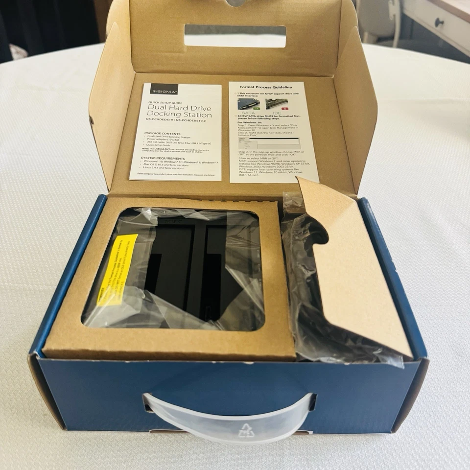 Insignia Dual Hard Drive Docking Station NS-PCHDEDS19, Open Box - Image 3 of 4