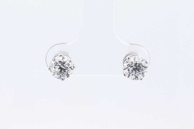 Aretes de diamantes de 1.2 quilates en oro blanco de 14 k 1.0 gramos