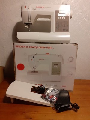 Singer Brilliance 6180 Nähmaschine computergesteuert eingeschaltet verpackt