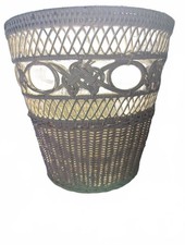 Tkany kosz rattanowy z ozdobnym wzorem