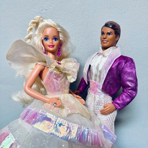 VINTAGE1992 SECRET HEARTS BARBIE7902 KEN7988 ICE TRAY SET BARBIE MATTEL NICE