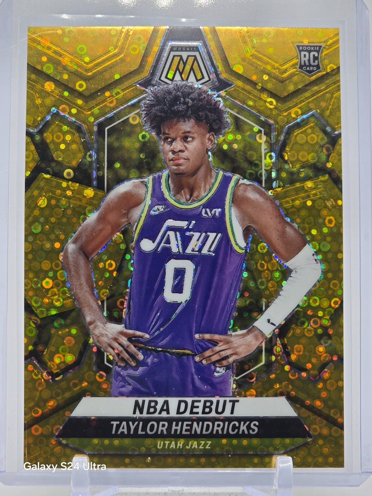 2023-24 Panini Mosaic NBA Debut Taylor Hendricks RC Fast Break Gold Mosaic 8/10