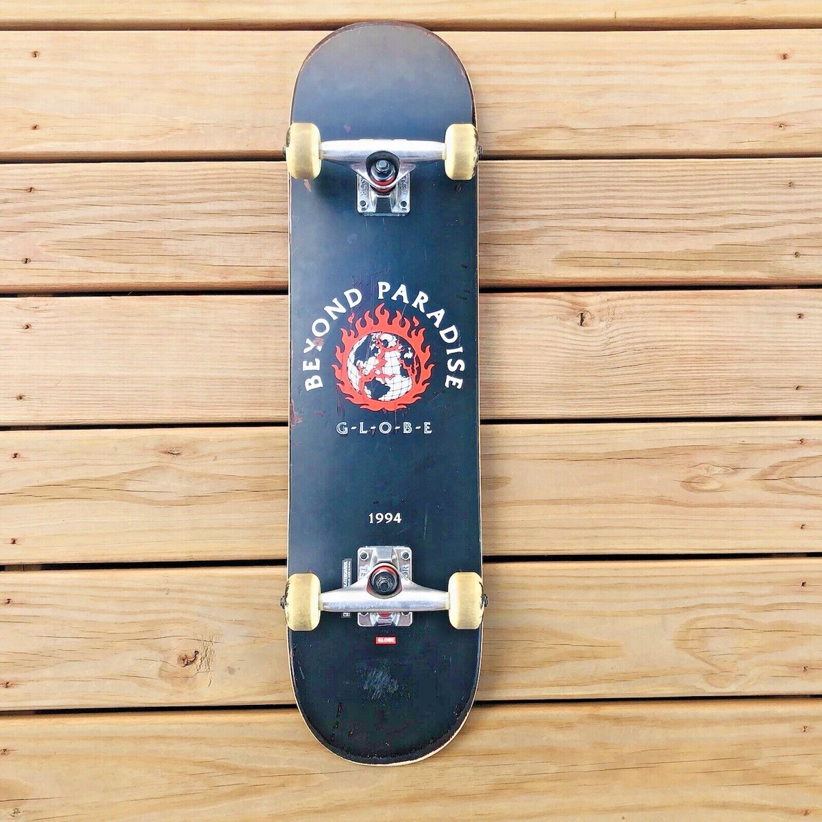 Globe Beyond Paradise Skateboard 7 3/4