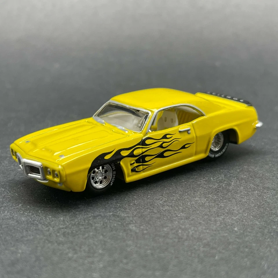 Pontiac Firebird Car Maisto 1969 '69 amarillo 1/64 All Stars rojo 100 manchas de goma Foto 2 de 4