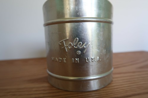 Vintage Foley aluminum flour sifter - Picture 3 of 10