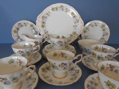 PARAGON BY APPOINMENT TO HM THE QUEEN MEADOW SWEET PATTERN 21-TEILIGES TEESERVICE