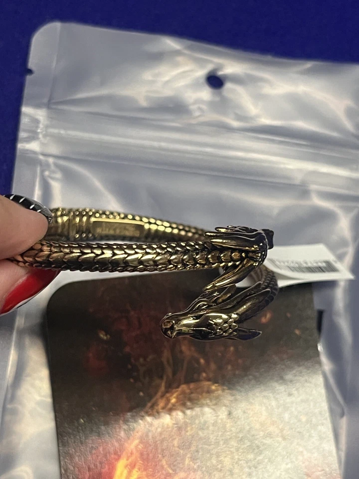 Brazalete Alex And Ani Casa del Dragón Nuevo Oro Antiguo Foto 3 de 4