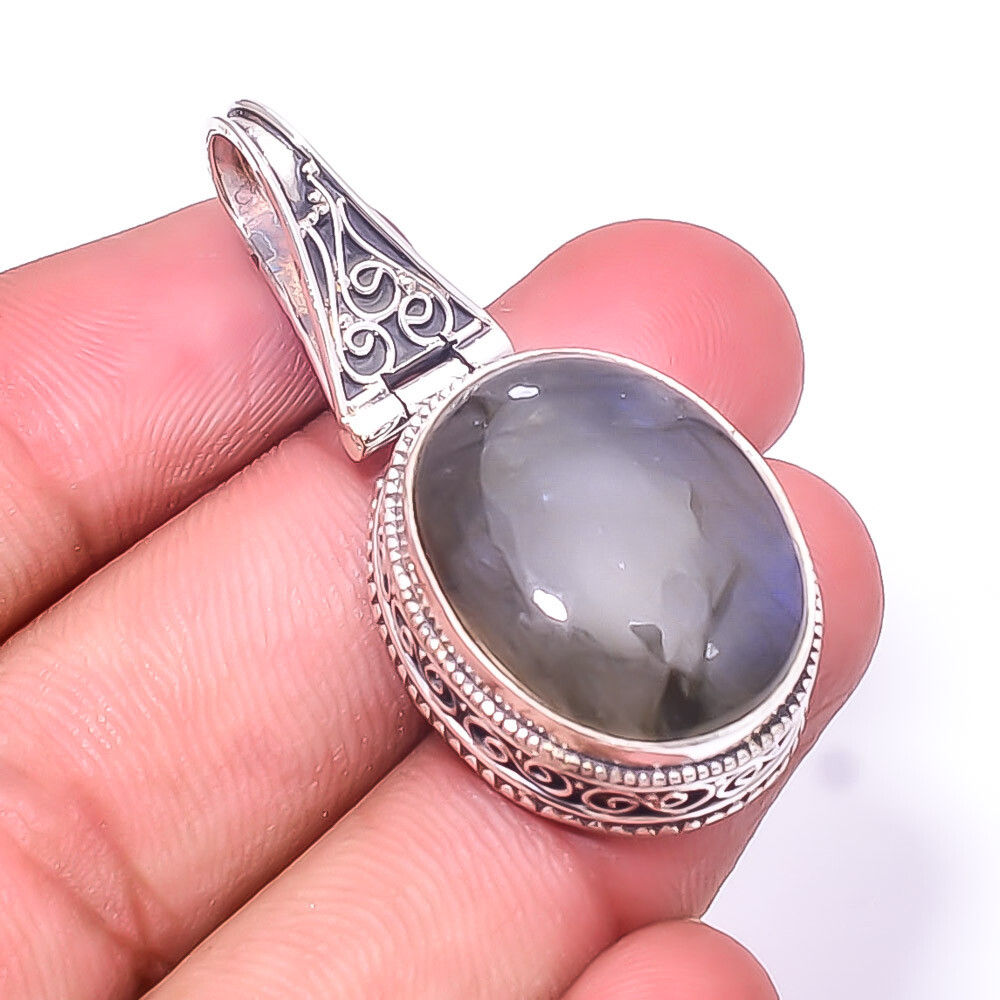 Labradorite -Madagascar Fine Art 925 Sterling Silver Pendant 1.72
