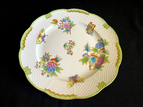 HEREND PORCELAIN HANDPAINTED QUEEN VICTORIA ROUND SERVING PLATTER 527/VBO - Picture 3 of 6